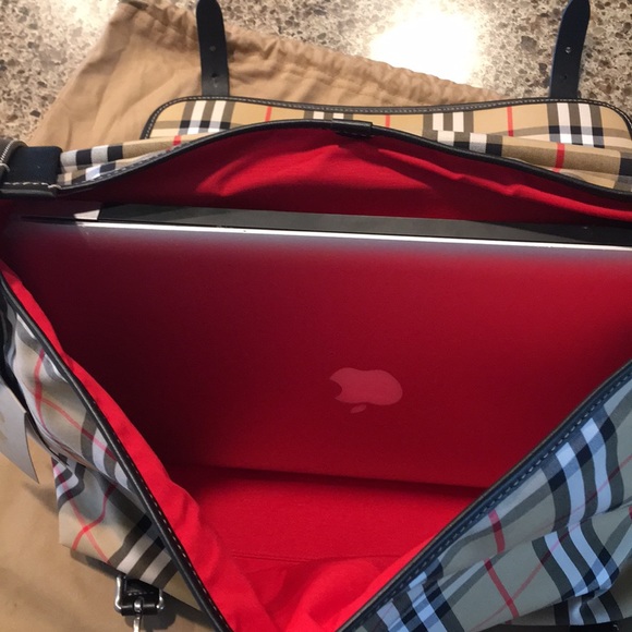 NWT Burberry Large Messenger Bag - Picture 6 of 8